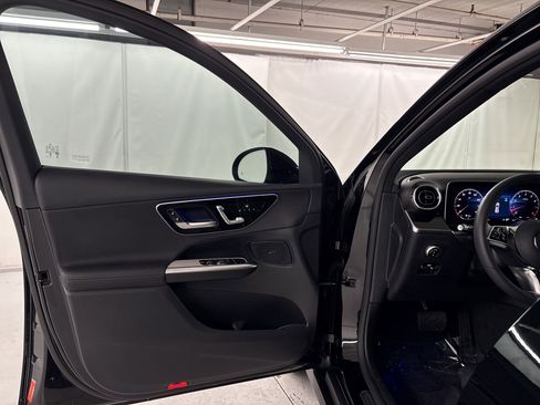 Used 2026 Mercedes-Benz GLC 300 image 19