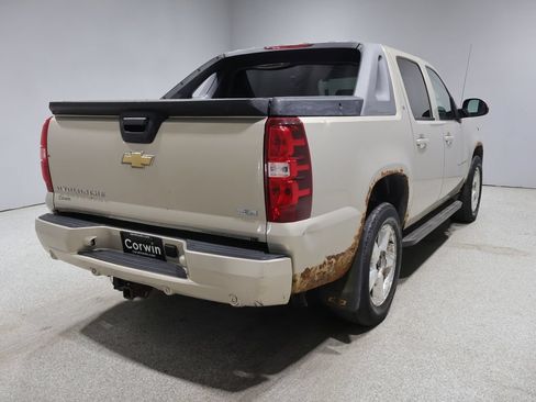 Used 2007 Chevrolet Avalanche LT w/ LT Preferred Equipment Group AWD/4WD image 2