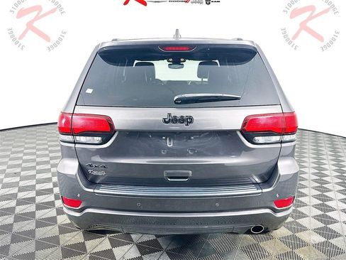 Used 2019 Jeep Grand Cherokee Altitude image 6