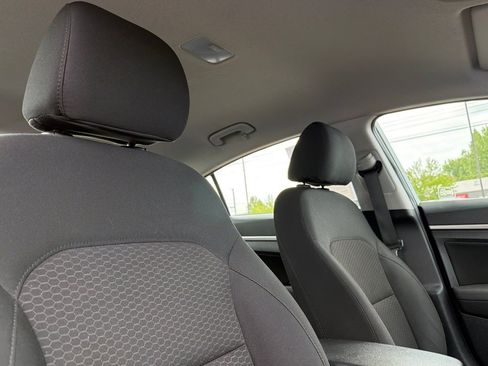 Used 2020 Hyundai Elantra SEL w/ Cargo Package (C1) FWD image 18