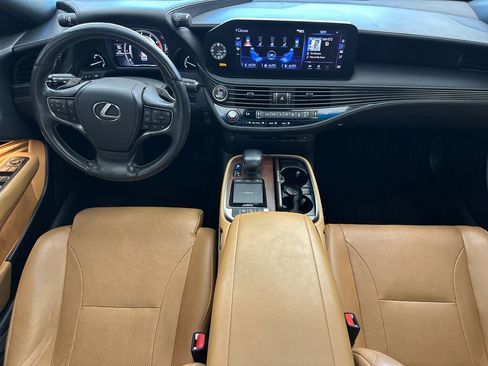 Used 2021 Lexus LS 500 w/ Accessory Package (Z1) RWD image 12