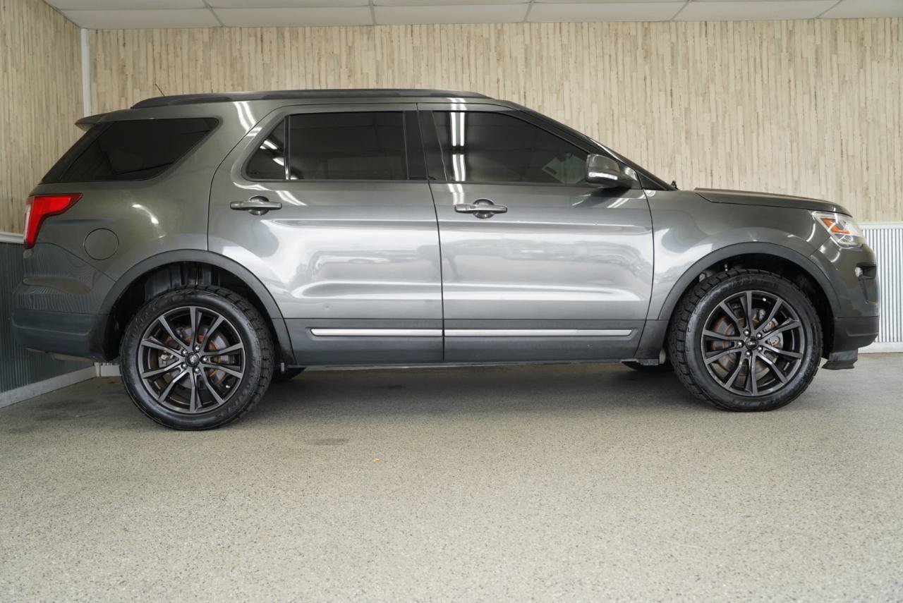 Used 2018 Ford Explorer XLT w/ Equipment Group 202A AWD/4WD image 6
