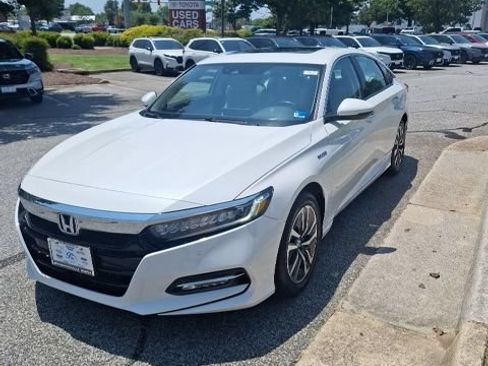 Used 2020 Honda Accord Touring image 3