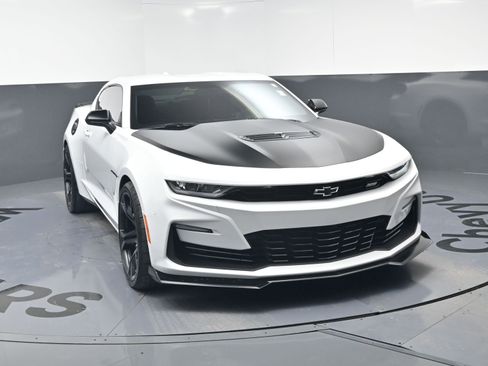 Used 2023 Chevrolet Camaro SS RWD image 3