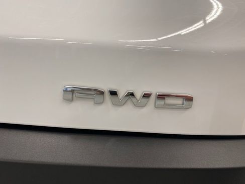 Certified 2023 GMC Acadia SLE w/ Driver Convenience Package image 28