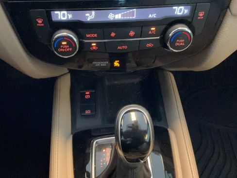 Used 2020 Nissan Rogue SL w/ Premium Package FWD image 15