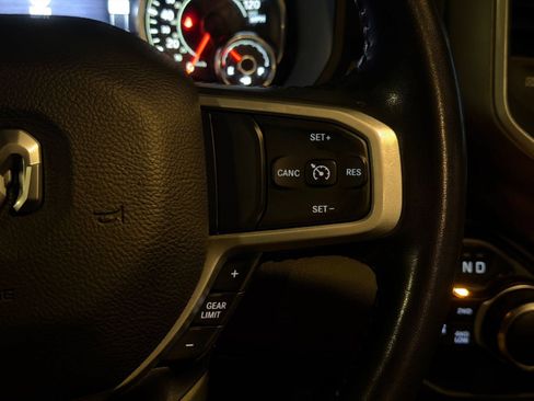Used 2022 RAM 1500 Big Horn AWD/4WD image 16