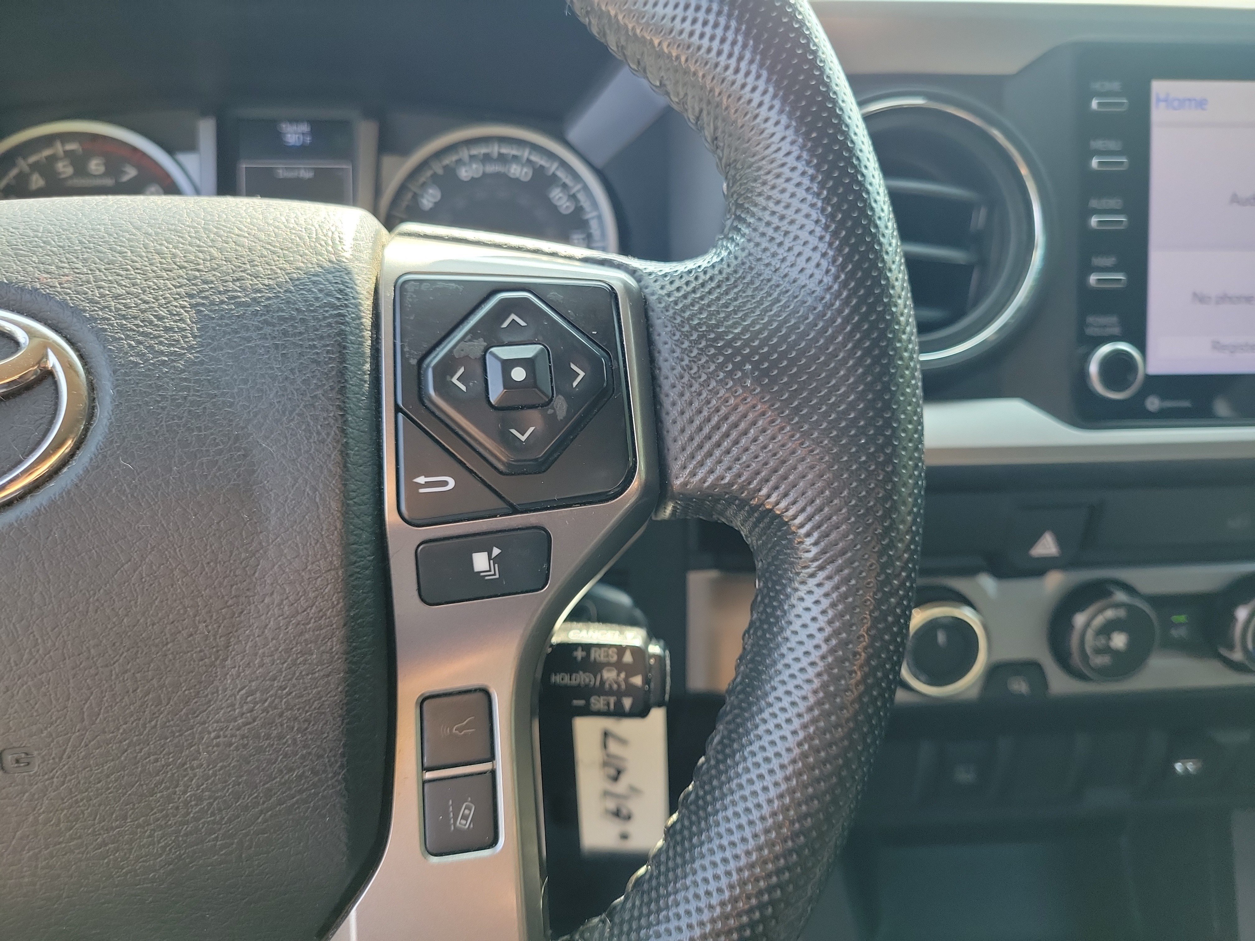 Used 2022 Toyota Tacoma SR5 w/ SR5 Appearance Package (SM) AWD/4WD image 18
