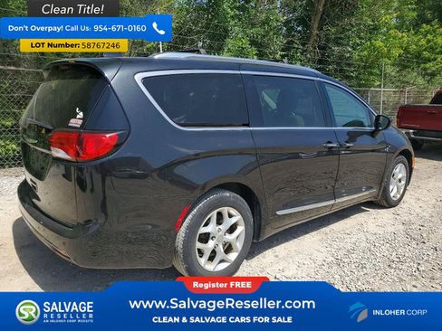 Used 2018 Chrysler Pacifica Touring-L Plus w/ Advanced Safetytec Group FWD image 4