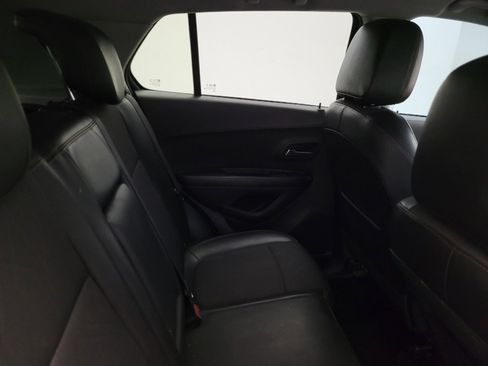 Used 2021 Chevrolet Trax LT w/ Sport Edition FWD image 19