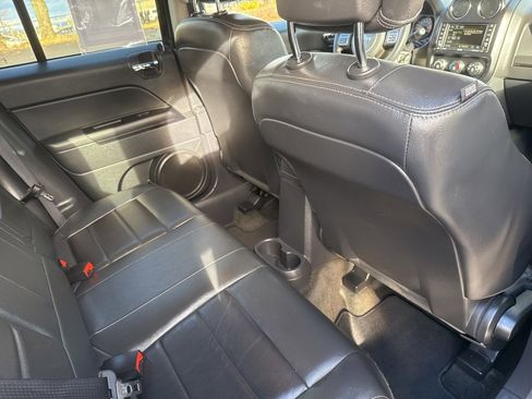 Used 2016 Jeep Patriot High Altitude image 23