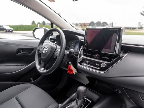 Used 2024 Toyota Corolla LE FWD image 11