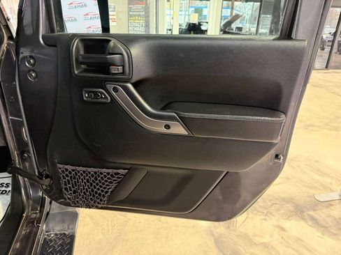 Used 2018 Jeep Wrangler Altitude image 42