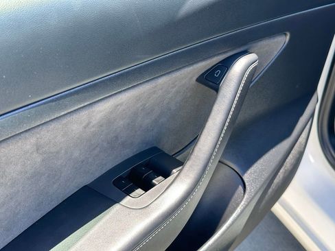 Used 2021 Tesla Model 3 Standard Range Plus RWD image 9