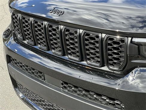 New 2025 Jeep Grand Cherokee L Altitude image 15