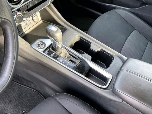 Used 2024 Nissan Sentra SV image 15