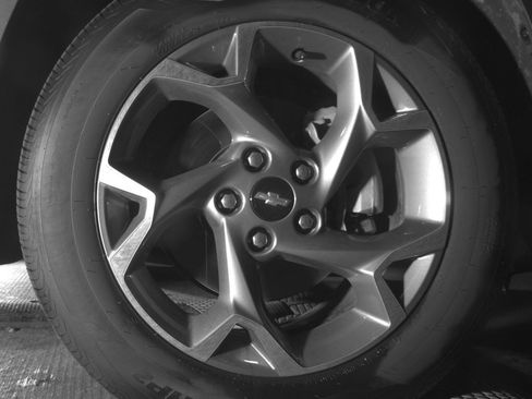 Used 2025 Chevrolet Trax LT w/ LT Convenience Package image 15