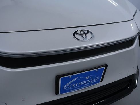 Used 2024 Toyota bZ4X XLE image 9