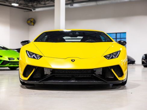 Used 2018 Lamborghini Huracan Performante image 2