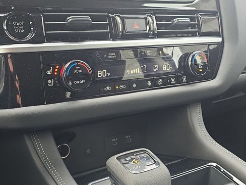 New 2025 Nissan Pathfinder Platinum image 21