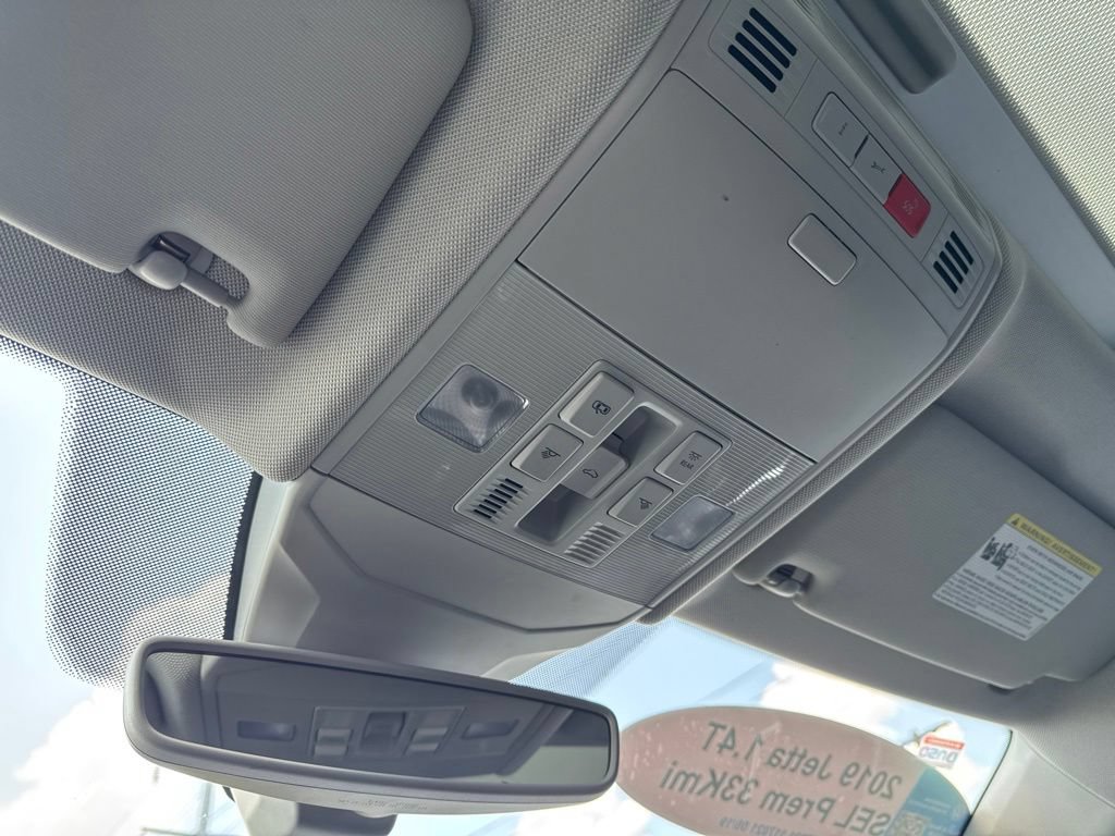 Used 2019 Volkswagen Jetta SEL Premium FWD image 24