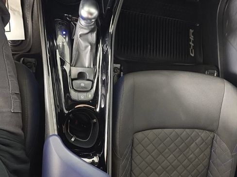 Used 2020 Toyota C-HR XLE FWD image 20