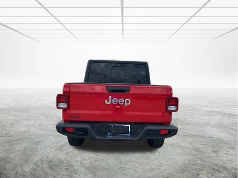 Used 2023 Jeep Gladiator Overland image 5