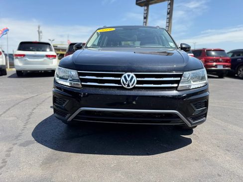 Used 2019 Volkswagen Tiguan SE w/ Panoramic Sunroof Package FWD image 11