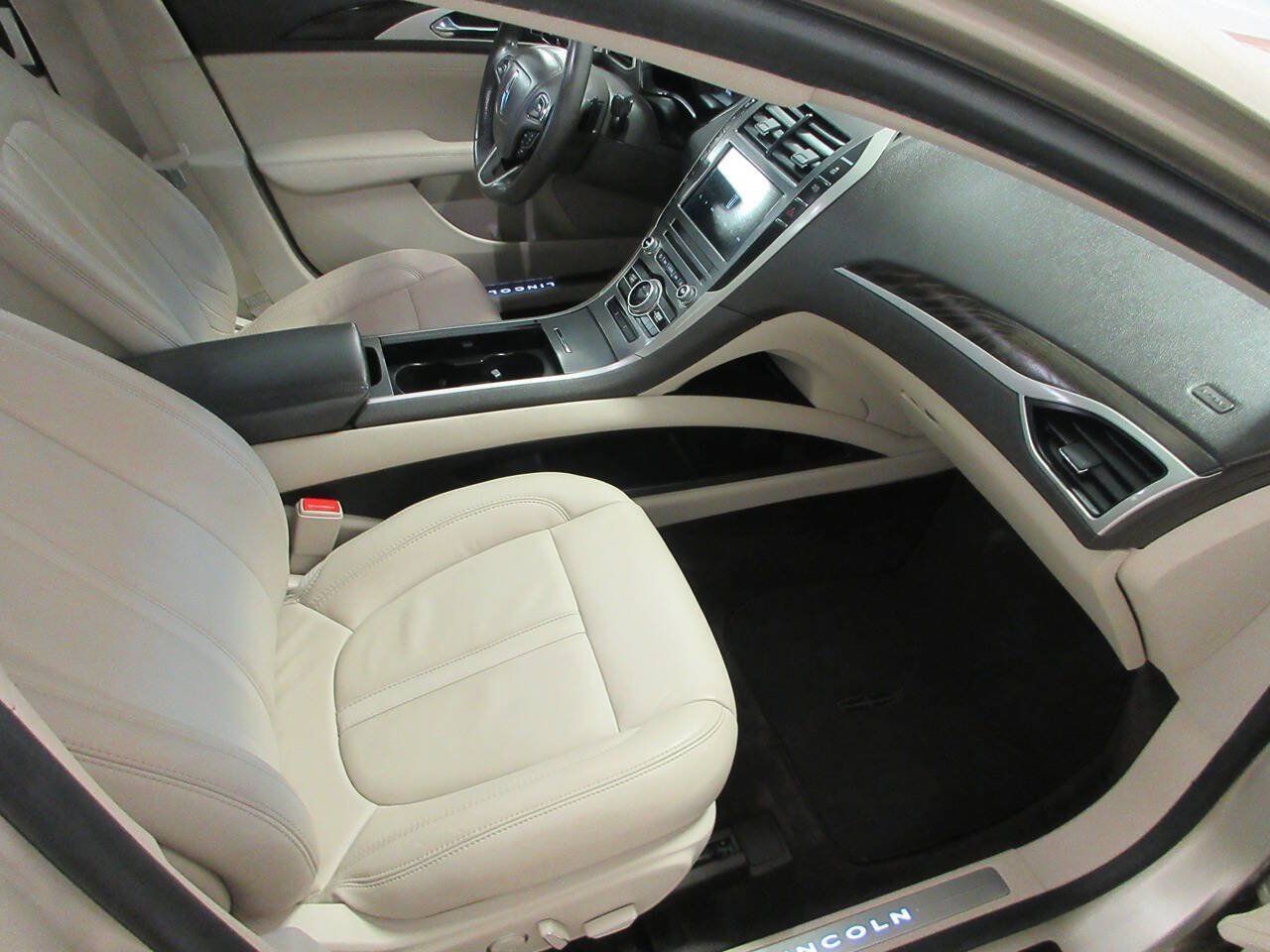 Used 2017 Lincoln MKZ Select AWD/4WD image 8