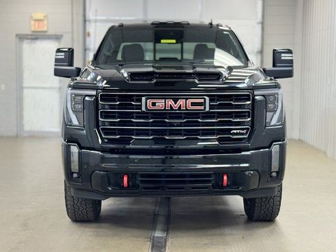 Used 2024 GMC Sierra 2500 AT4 w/ AT4 Premium Plus Package image 2