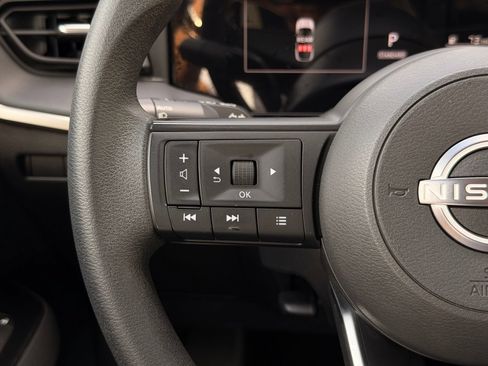 Used 2025 Nissan Kicks S AWD/4WD image 27