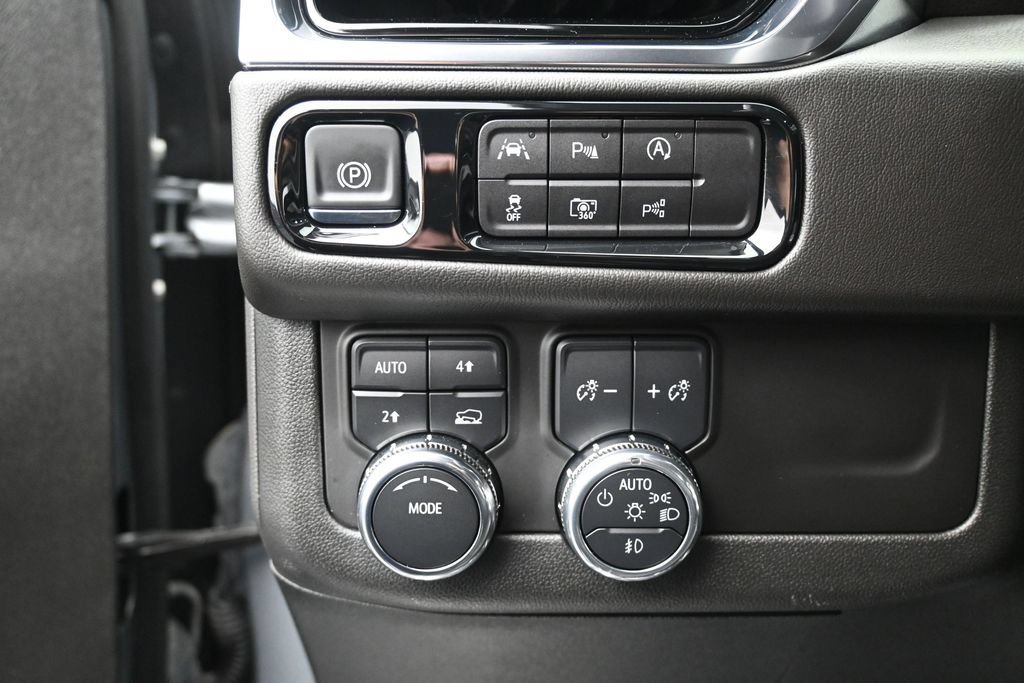 Used 2025 GMC Yukon Denali AWD/4WD image 20