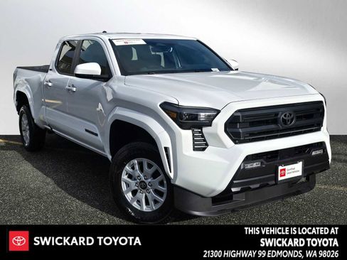 Certified 2025 Toyota Tacoma SR5 image 1