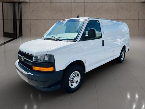 Used 2019 Chevrolet Express 2500 w/ Driver Convenience Package RWD image 7