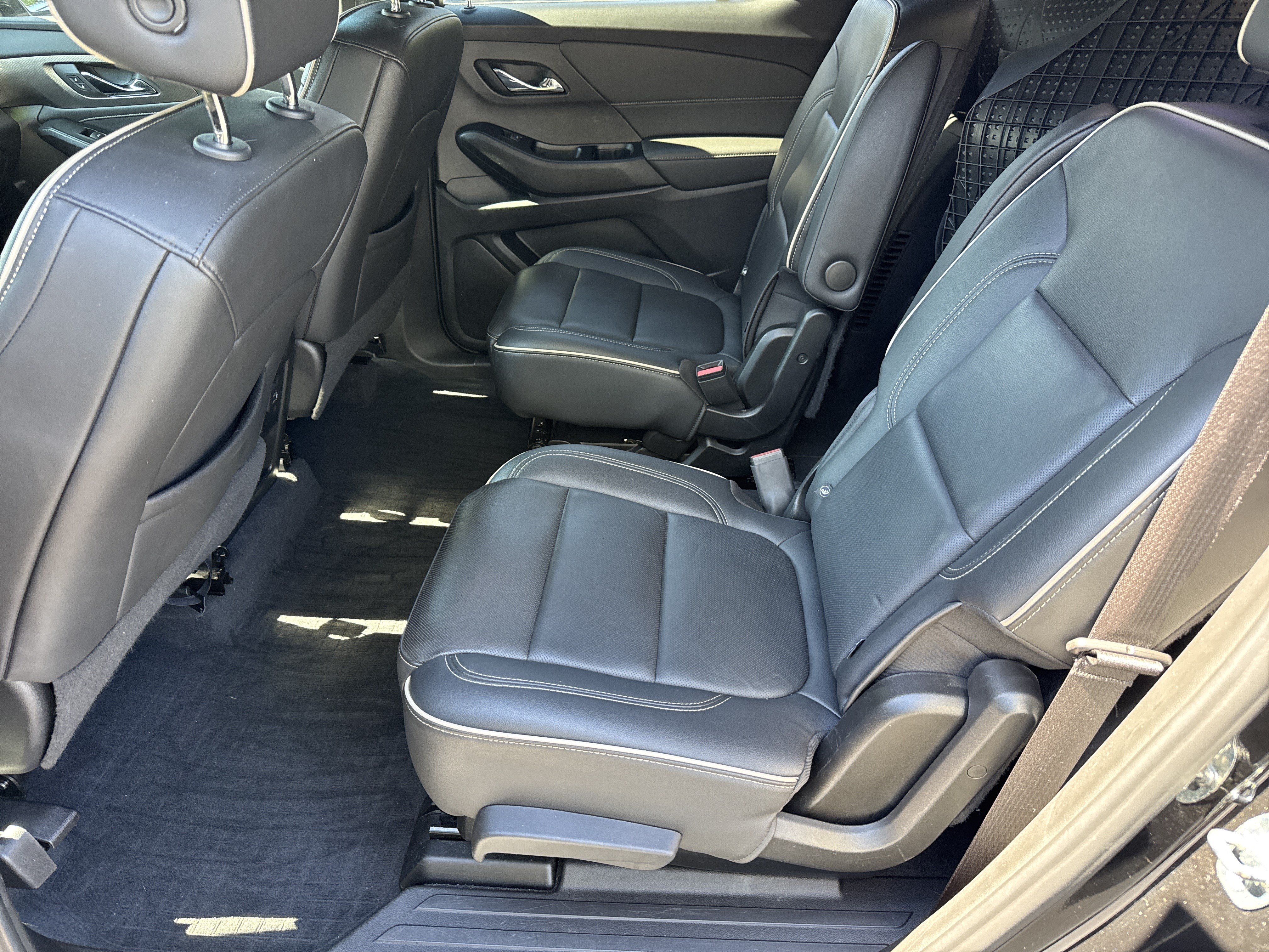 Certified 2023 Chevrolet Traverse Premier FWD image 17