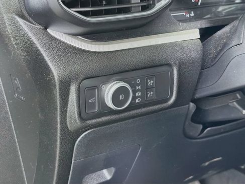 Used 2022 Ford Explorer XLT w/ Equipment Group 202A RWD image 13