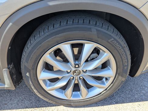 Used 2019 INFINITI QX50 Luxe w/ Navigation Package image 10