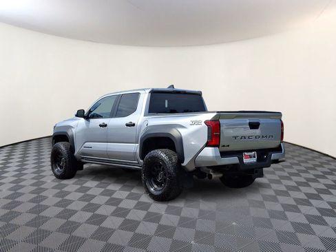 Used 2025 Toyota Tacoma TRD Off-Road AWD/4WD image 7