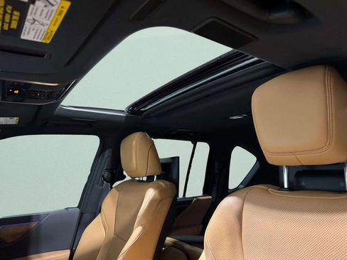 Used 2023 Lexus LX 600 4WD w/ Luxury Package image 25