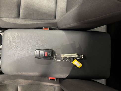 Used 2025 Toyota Camry LE image 22