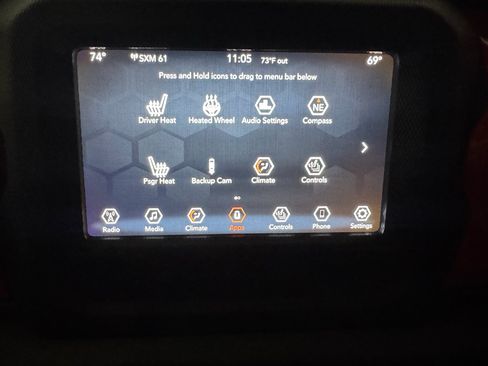 Used 2018 Jeep Wrangler Unlimited Sahara w/ Cold Weather Group AWD/4WD image 28