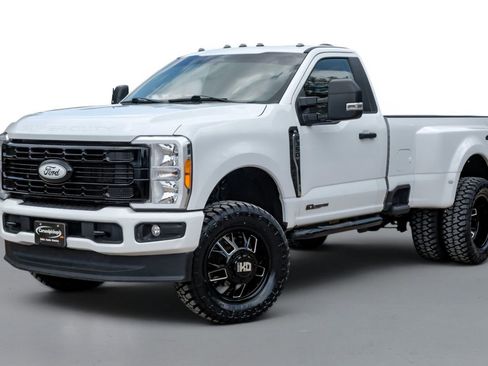 Used 2023 Ford F350 XL AWD/4WD image 5