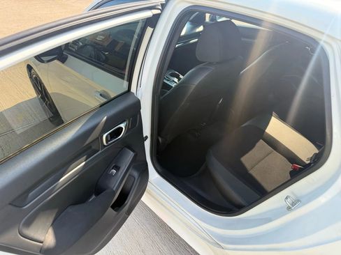 Used 2023 Honda Civic Sport image 7