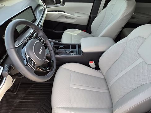 New 2025 Kia Sorento S w/ Panoramic Sunroof Package FWD image 10