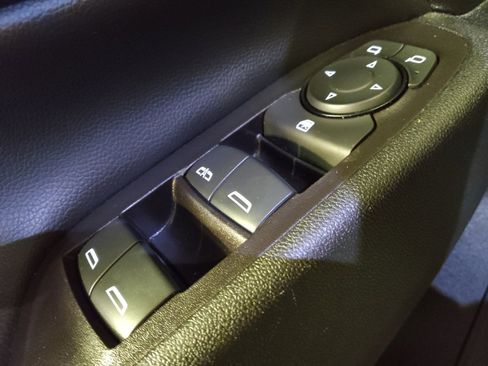 Used 2021 Chevrolet Equinox LT image 27