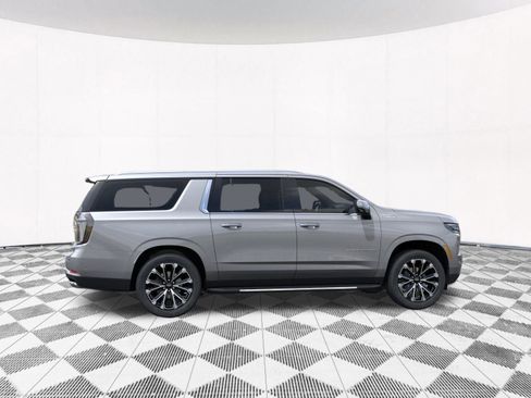New 2026 Chevrolet Suburban High Country image 13