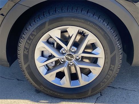 Used 2024 Kia Telluride LX image 23