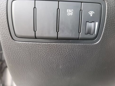 Used 2013 Hyundai Genesis 3.8 image 24