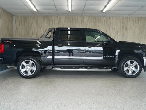 Used 2017 Chevrolet Silverado 1500 LT w/ High Desert Package AWD/4WD image 6