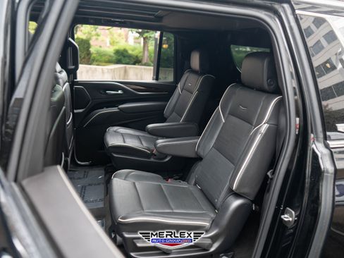 Used 2022 Cadillac Escalade ESV Premium Luxury image 21